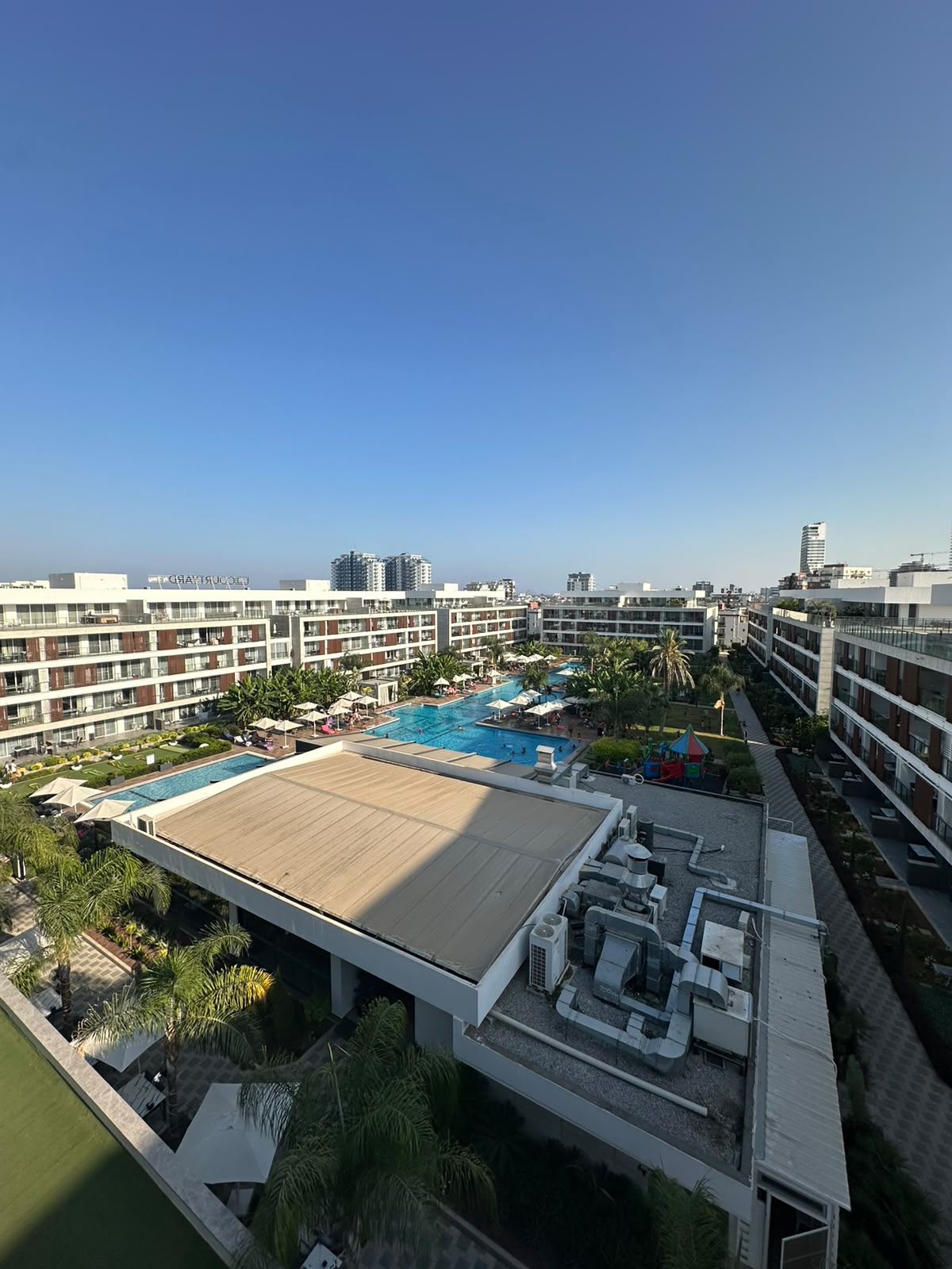 Courtyard Long Beach Penthouse 16