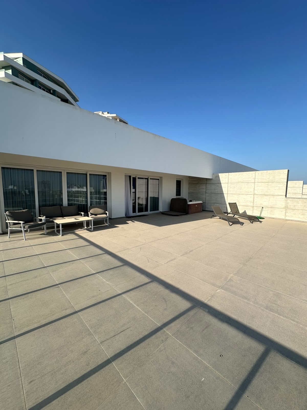 Courtyard Long Beach Penthouse 19